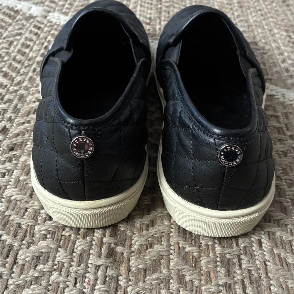 Steve Madden Ecentrcq Black Quilted Slip-On Loafers Sz 9M